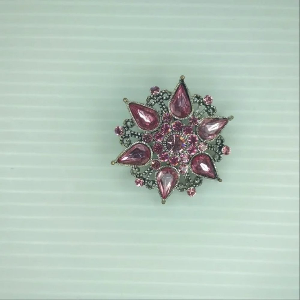 Women's Broach Pin - Picture 1 of 1